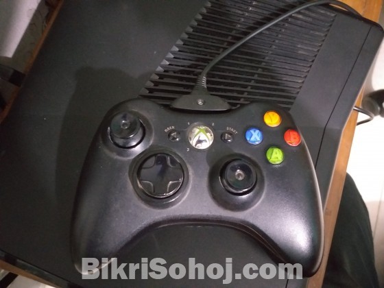 XBOX 360 S 250 GB